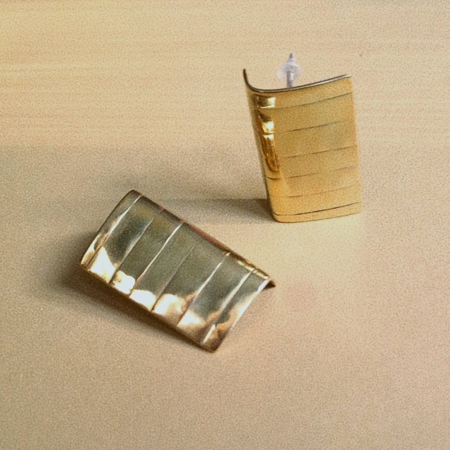 Naušnice FROM COVER TO COVER UNIKAT