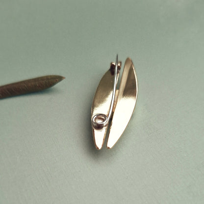 Broš U ZAGRLJAJU LISTA UNIKAT-Ostalo-Minerva by Jelena Fogec