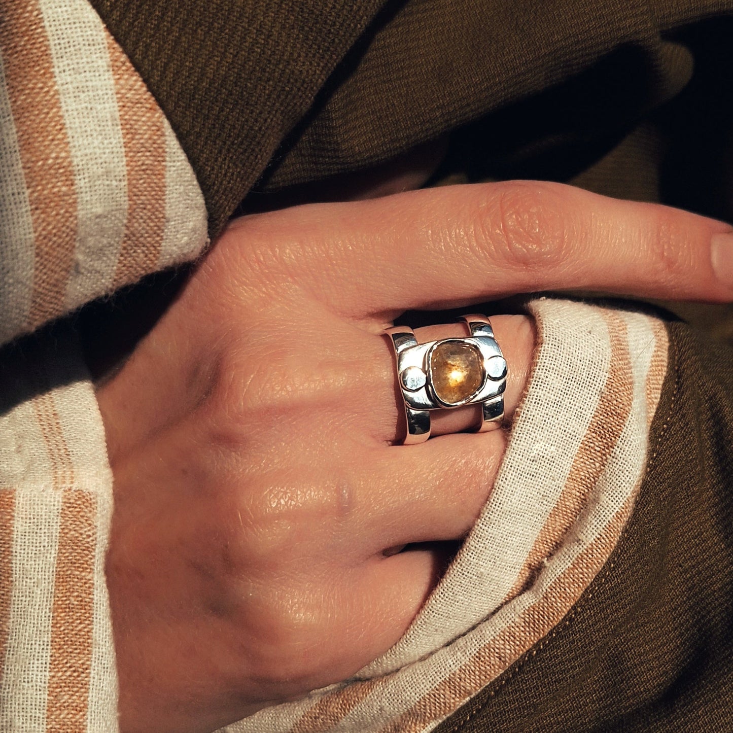 Prsten ULJE NA STOLU UNIKAT