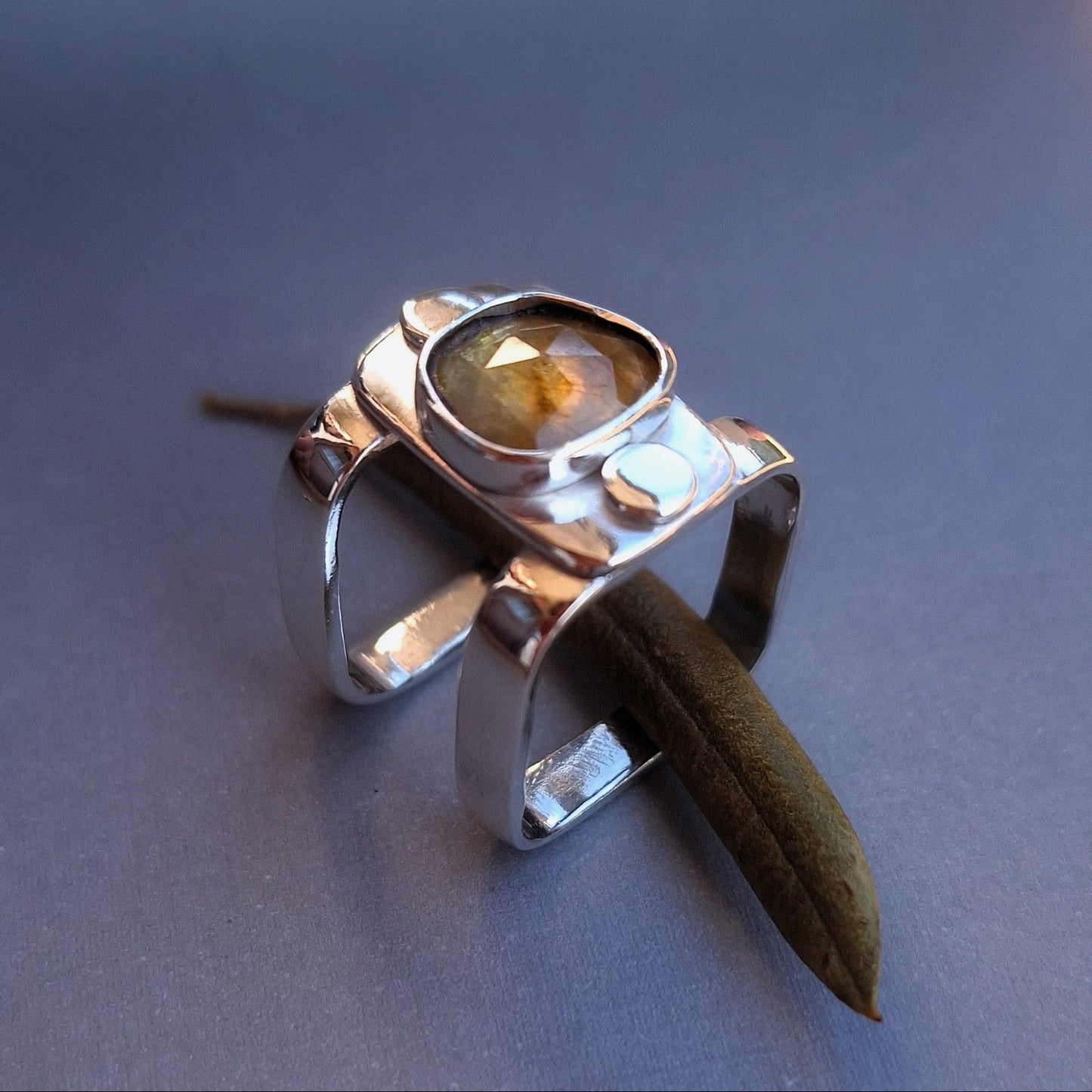 Prsten ULJE NA STOLU UNIKAT