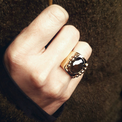 Prsten OBLICA U RUCI UNIKAT